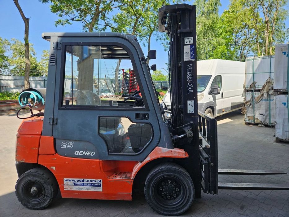 Wózek widłowy Toyota 42-7FGF25 Lpg