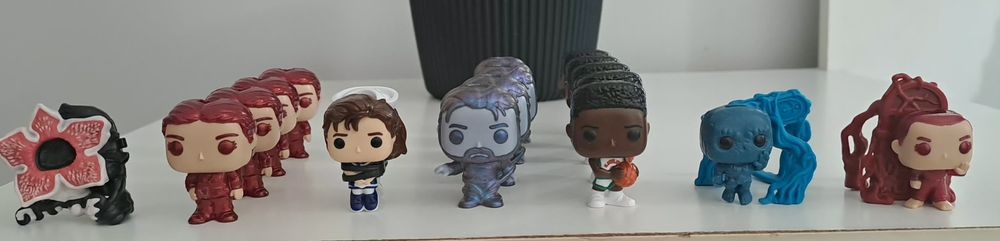 Дивні дива. Продам Фігурки Кіндер Джой