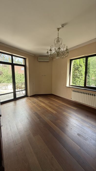 Продажа дома с. Дмитровка 415 м2. 30 соток. Резиденция в соснах.