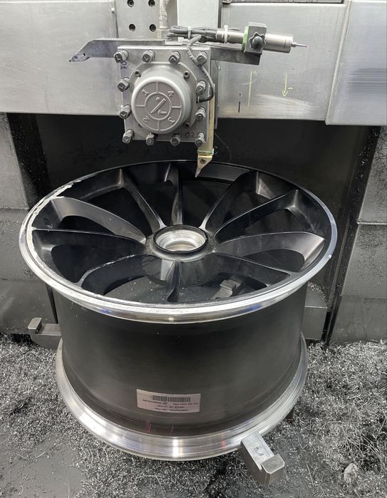 Prostowanie felg aluminiowych - profesjonalne od 15 do 26 cali