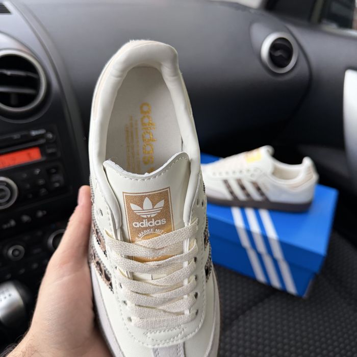 Жіночі кросівки адідас самба білі з бежевим леопардові полоски Adidas Samba Light Beige Leo