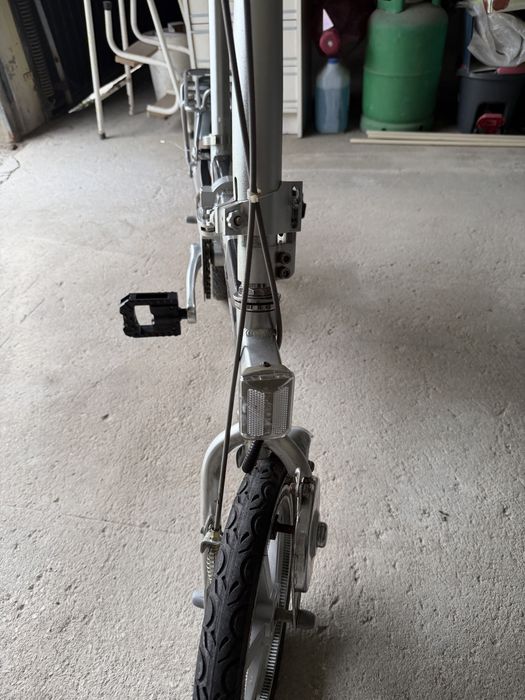 Bicicleta dobravel em aluminio muito versatel