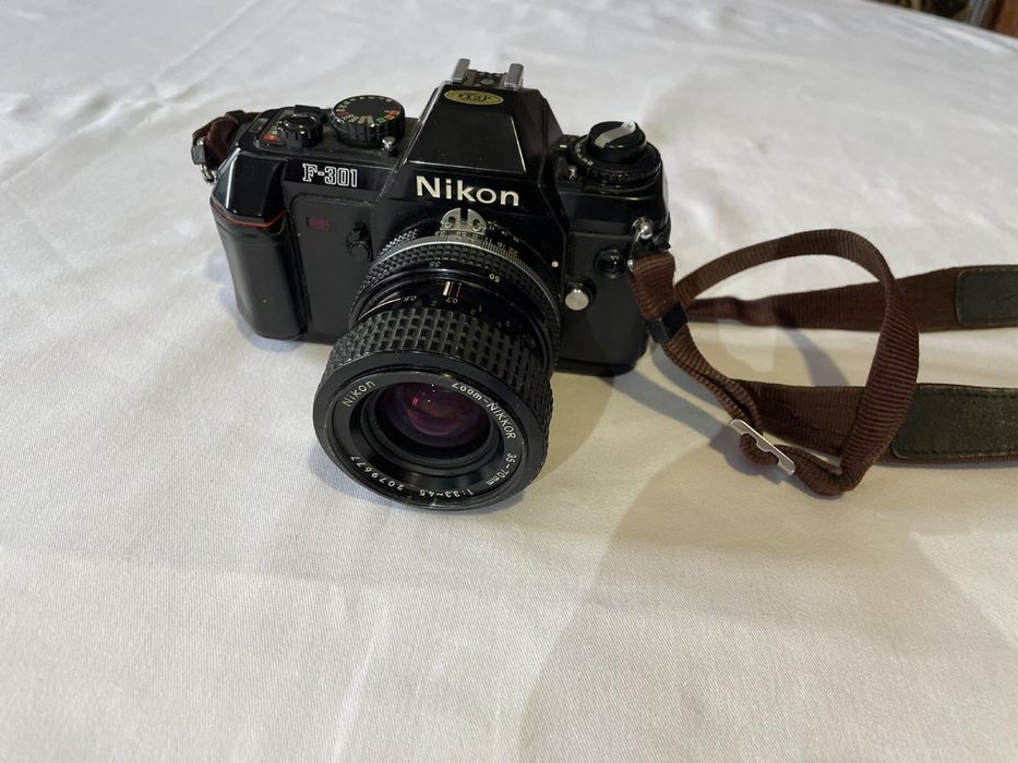 Фотоаппарат Nikon F-301.