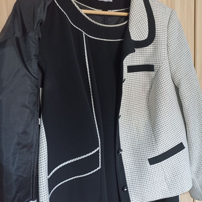 Garsonka klasyczna elegancka 56 - 58