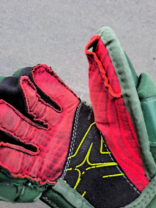 Краги. Перчатка  для хокею  права