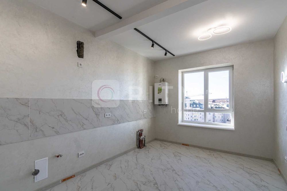 Продається простора 4к квартира з ремонтом