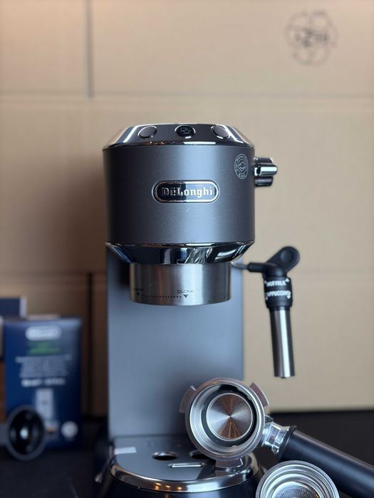De’Longhi Dedica Style EC685.BK EX:4 ekspres kolbowy 15 bar czarny
