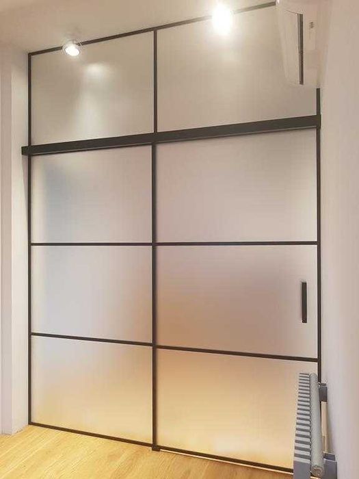 Drzwi szklane loft ścianka szklana przesuwna