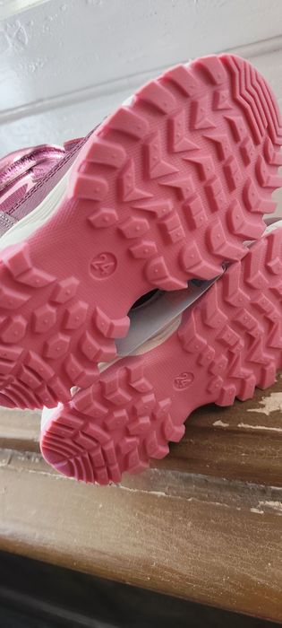 Vende 2 botinhas térmicas novas