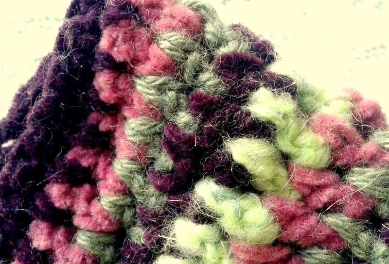 Szal szydełkowy- "Kanarek w bakłażanach" nowy