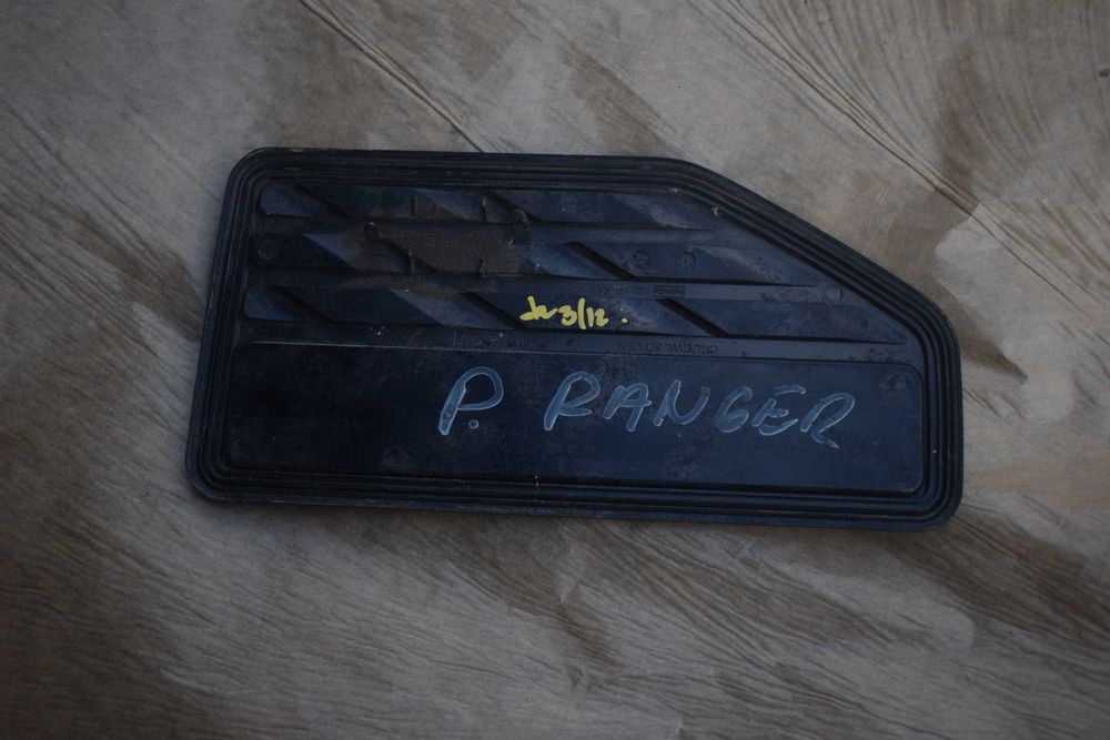 listwa nakładka błotnika prawa FORD RANGER III 08r.6M3J-02216-AB