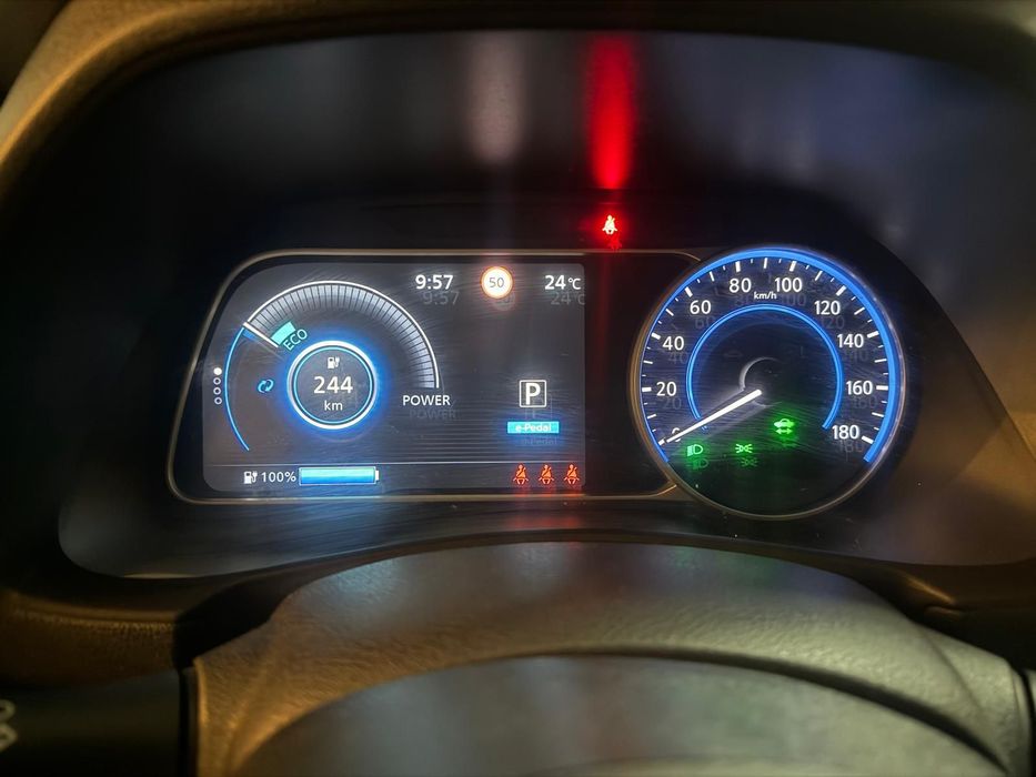 Nissan Leaf Tekna Two Tone
