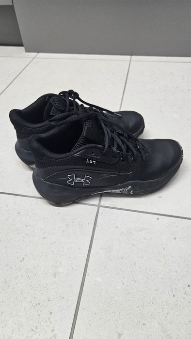 Buty Under Armour Jet r. 39 (24.5 cm) Wyższe czarne sportowe kosz