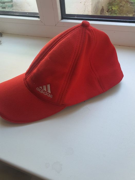 Продаю кепку adidas