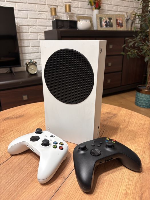 Konsola Xbox S + dwa pady