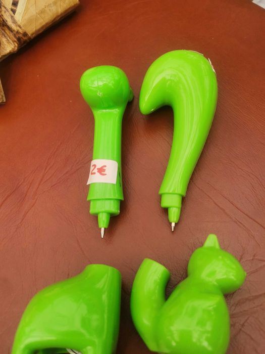 Canetas E cadernos vegetais