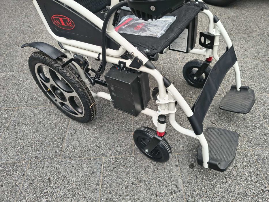Wózek inwalidzki elektryczny ANTAR AT52304