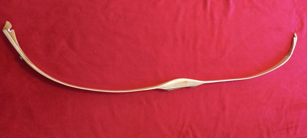 Living Arrow Bow. Łuk wschodni, asymetryczny, projektu mistrza Mihaia Cozmeia.