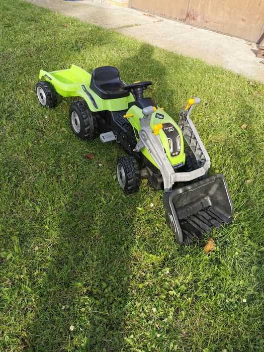 Traktor na pedały dla dzieci