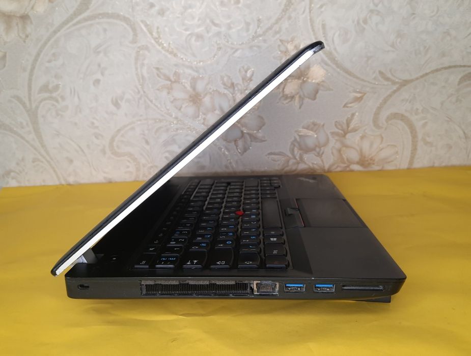 Ноутбук  Lenovo ThinkPad Edge E330 / 4 Гб/ SSD 240 Гб/ БатареяНова