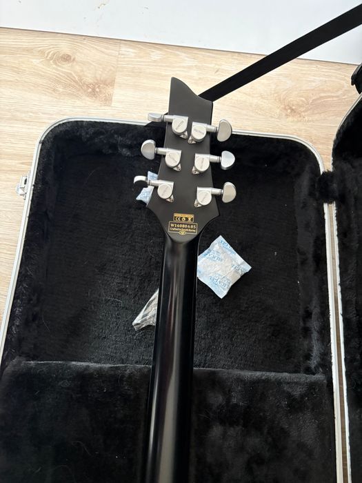 Schecter C-1 Platinum + case