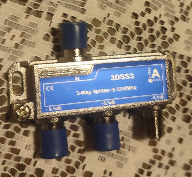 Rozgałęźnik TV Teleste 3DSS3 splitter 3-way 5-1218MHz klasse A
