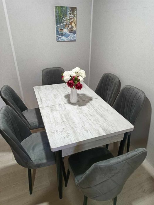 Стіл обідній кухонний + 4/6 стільців. Є гурт