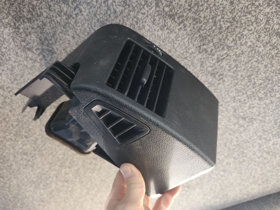 Дефлектор воздушный левий A9068300654 для Mercedes-Benz Sprinter