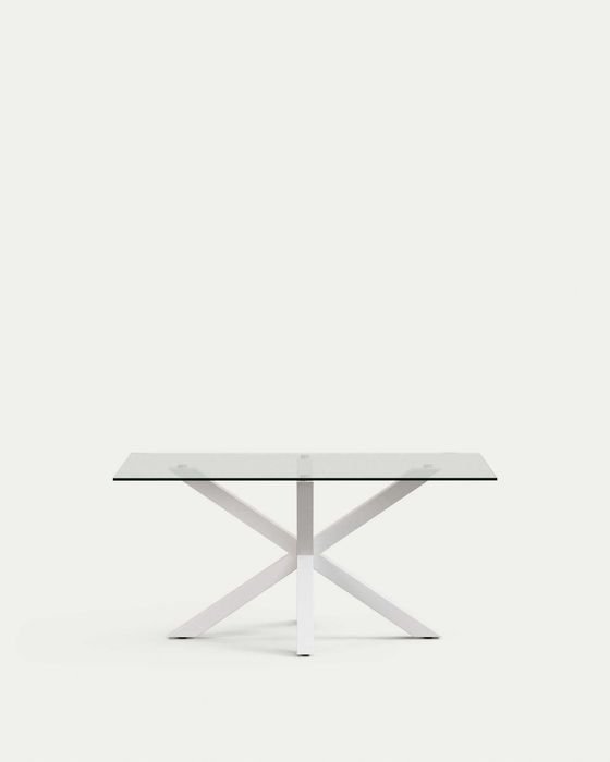Vendo mesa de jantar e cadeiras
