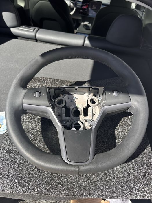 Volante Tesla Model Y