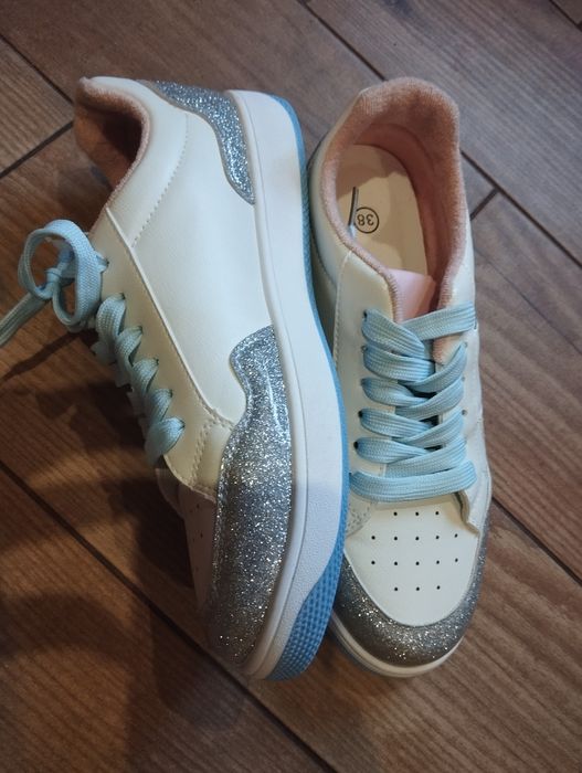 Нові кроси 39р...