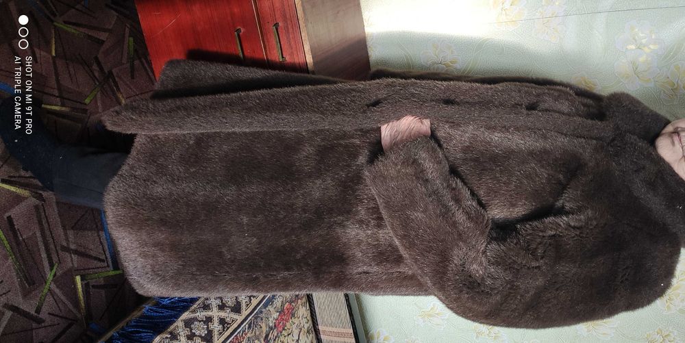 Продам шубу из искусственного меха