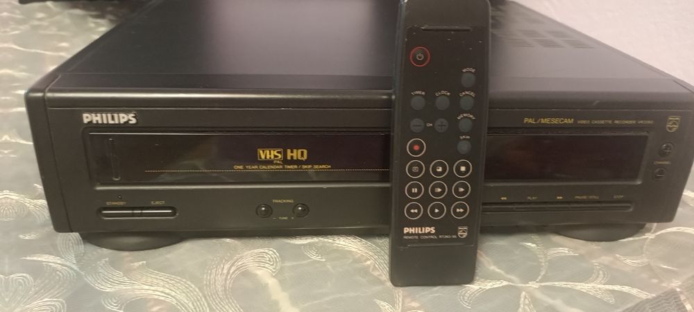 Відеомагнітофон PHILIPS