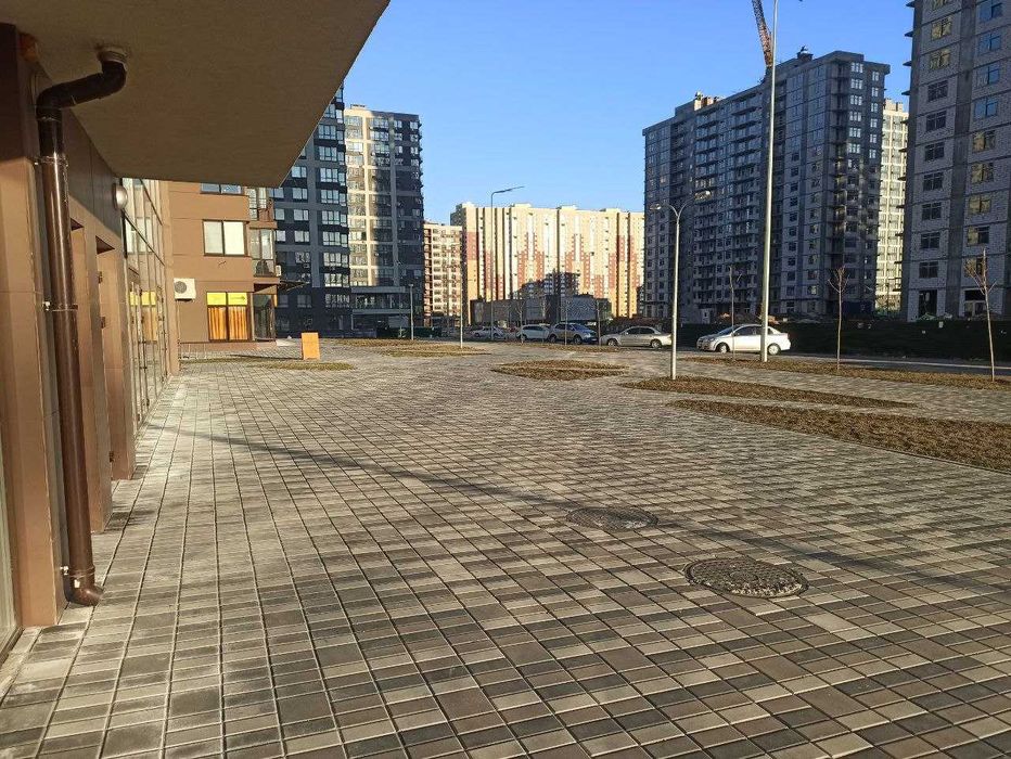 ЖК «Варшавський». Фасадне приміщення Open Space 172 м²