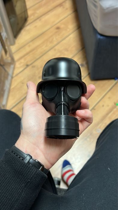 Німецький шолом на фаркоп. Іграшка