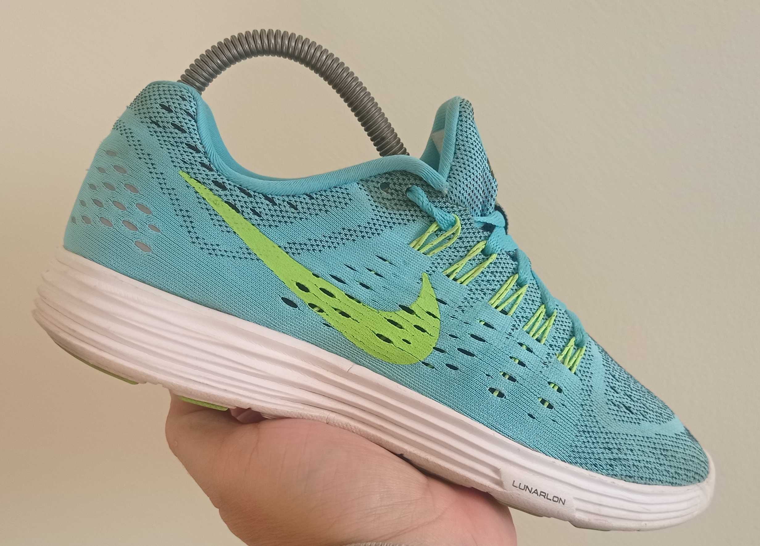 Lunar tempo nike new arrivals
