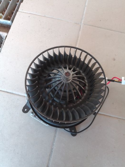 Моторчик пички mercedes 210