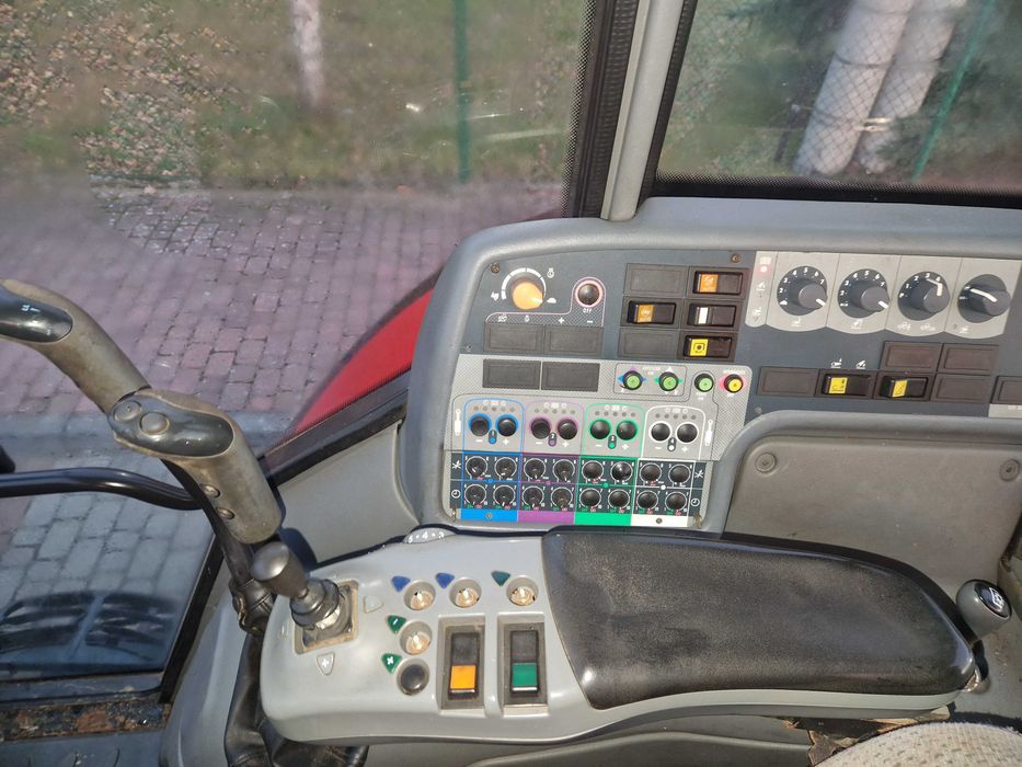 Ciągnik Valtra C120