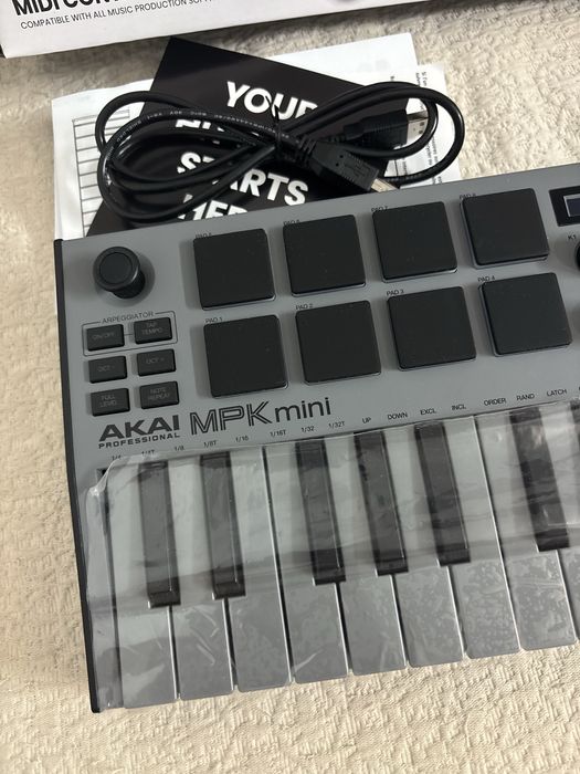 Teclado midi AKAI Professional MPK Mini MK3 – Special Edition Grey – Cinzento – Novo
