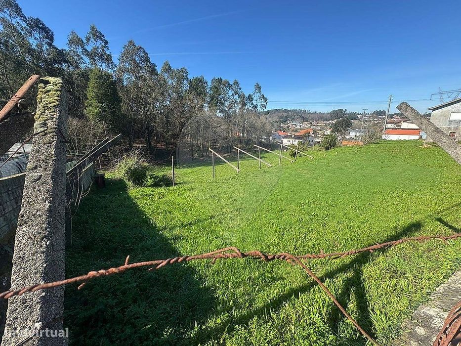 Terreno  para venda — Milheirós de Poiares, Aveiro