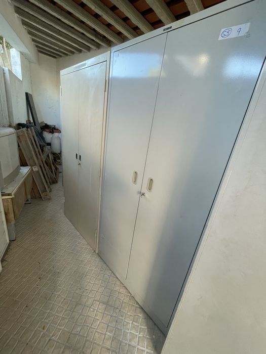 Armario de ferro , metal