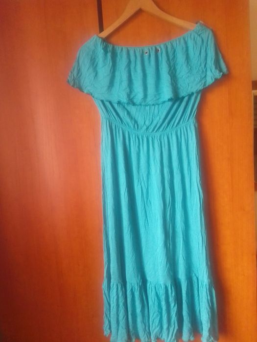 Vendo vestido verde caicai, muito bom para usar na ida á praia