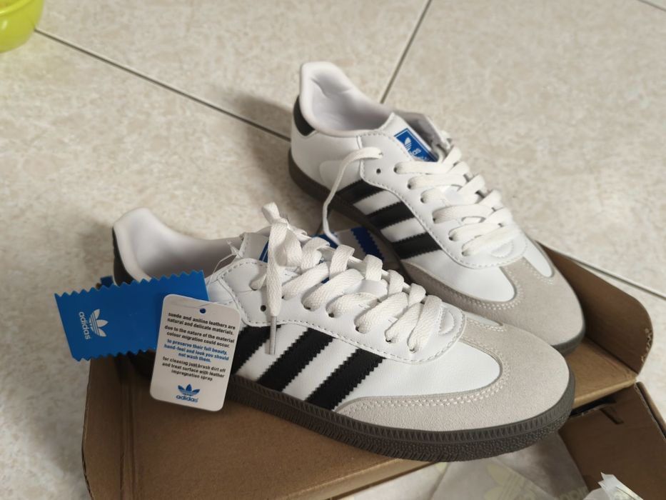 Sapatilhas adidas NR.40 novas na cx