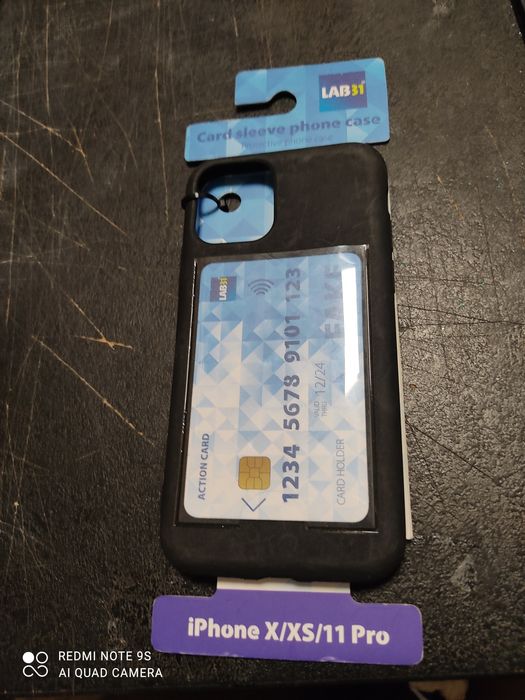 Etui na iPhone z kieszonką na kartę