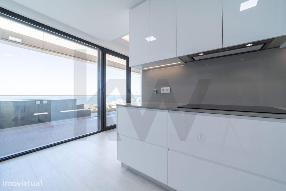 Penthouse T2 de Luxo com Terraço e Jacuzzi Privado | Vista Mar 180º