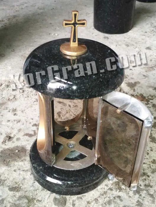 Лампадка гранітна для памятника на кладовище, могилу