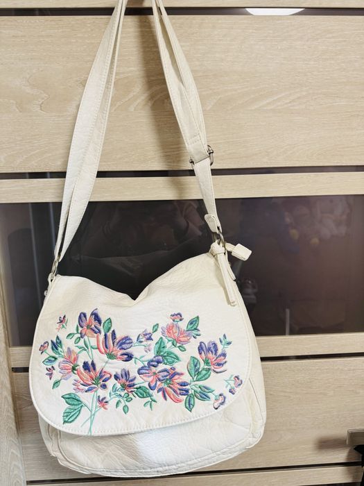 Женская сумка с вышивкой, кроссбоди, белая
