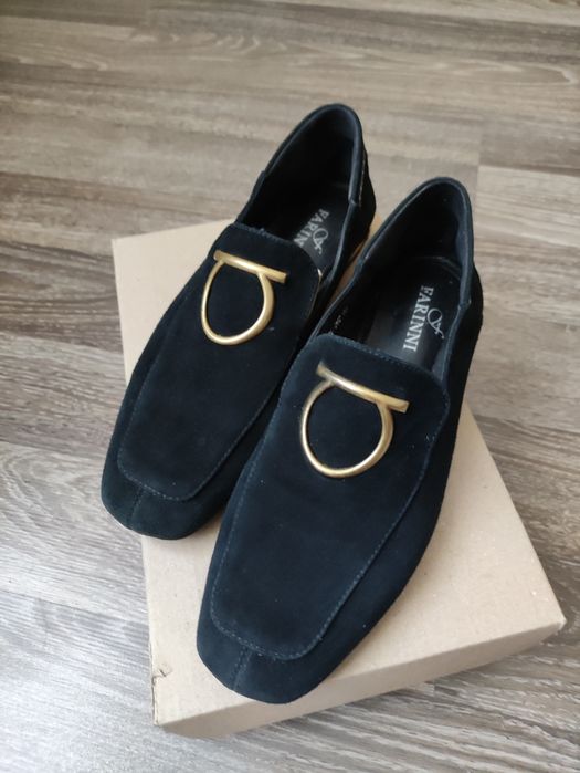 Замшеві лофери в стилі Ferragamo