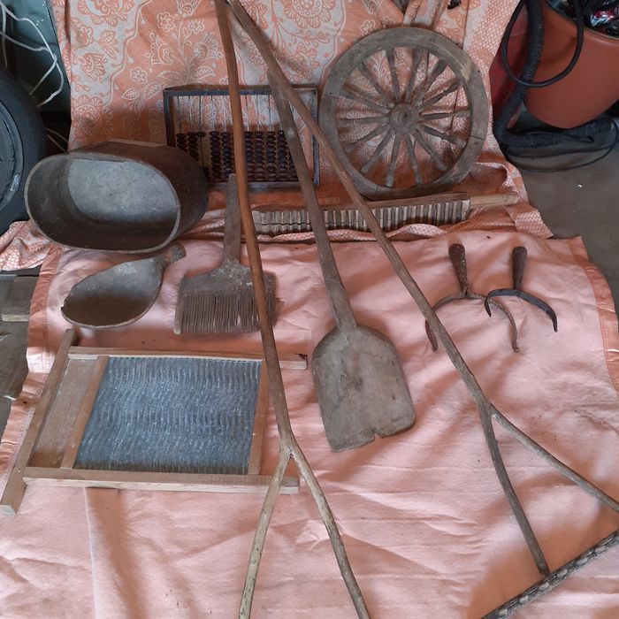 Аутентичные вещи сельского быта , 11 шт , оним лотом 3000 гр .