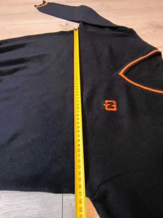 Wełniany sweter męski w serek .Arlen